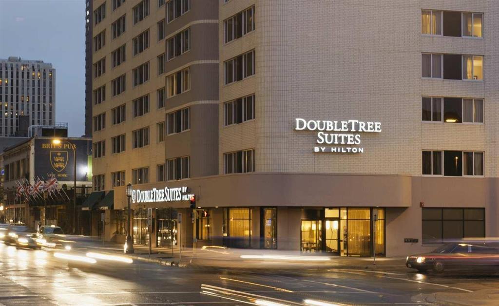 Doubletree Suites By Hilton Minneapolis Downtown Exterior photo